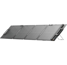 Přenosný solární panel EcoFlow se čtyřmi skládacími segmenty a integrovaným stojánkem.