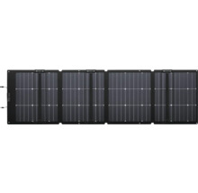 Skládací solární panel se čtyřmi moduly a integrovanými připojovacími kabely.
