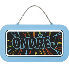 Jmenovka na dveře Ondřej v komiksovém designu s barevnými blesky a kovovým řetízkem na zavěšení.