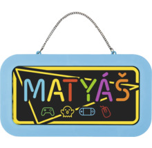 Jmenovka na dveře Matyáš s herními symboly jako ovladač a myš, k zavěšení na řetízek.