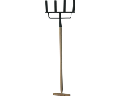 Aerifikační vidle s násadou k provzdušnění trávníku Provzdušňovací vidle se 4 hroty a dřevěnou násadou s T-rukojetí.