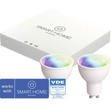 Startovací sada Smart Home by hornbach s bílou bránou a dvěma barevnými LED žárovkami, certifikace VDE pro bezpečnost informací.