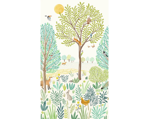 Tapeta s lesní scénou, zvířaty jako liška, zajíc a veverka a různými stromy a rostlinami v ilustračním stylu.