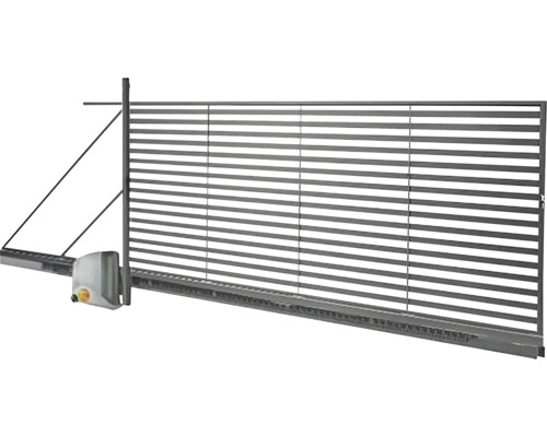Elektrická posuvná brána z kovu s horizontálními lamelami a pohonem.