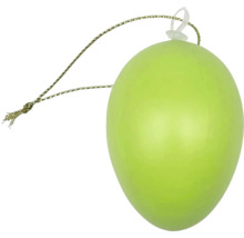 Zelené velikonoční vajíčko k zavěšení se šňůrkou pro velikonoční dekoraci.