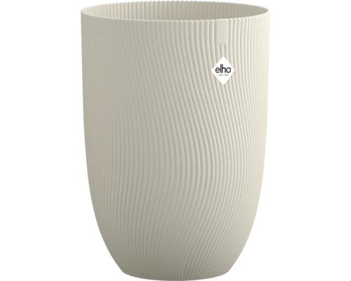 Krémový květináč elho z plastu s vertikální vlnitou strukturou.