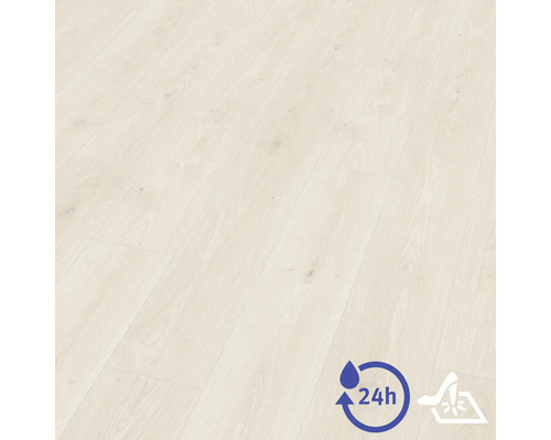 Laminátová podlaha se vzhledem dřeva se symboly pro 24hodinovou odolnost proti vodě a vysokou odolnost proti opotřebení.