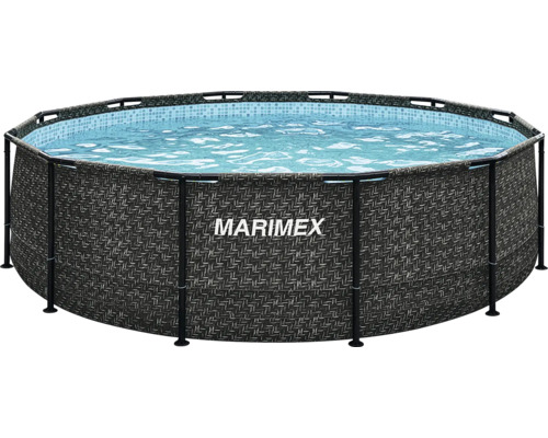 Kulatý bazén s kovovou konstrukcí Marimex v ratanovém vzhledu s modrou vodou.