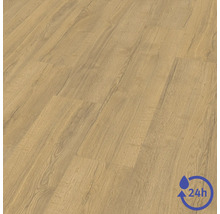 Laminátová podlaha s dřevěnou strukturou a 24hodinovou odolností proti vodě.