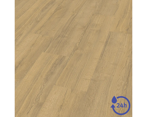 Laminátová podlaha s dřevěnou strukturou a 24hodinovou odolností proti vodě.