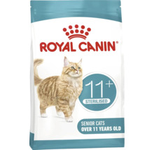 Krmivo pro kočky Royal Canin pro sterilizované kočičí seniory nad 11 let s vyobrazením mourovaté kočky.