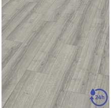Laminátová podlaha v šedém dekoru dřeva s 24hodinovou ochranou proti vodě.