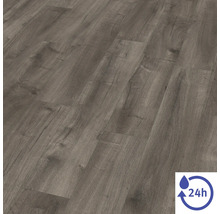 Laminátová podlaha se vzhledem tmavého dubu se strukturovaným povrchem a 24 hodinovou odolností proti vodě.