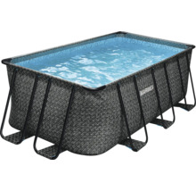 Obdélníkový nadzemní bazén Marimex v šedém ratanovém vzhledu s kovovým rámem a modrou mozaikovou fólií, naplněný vodou. Marimex Logo.