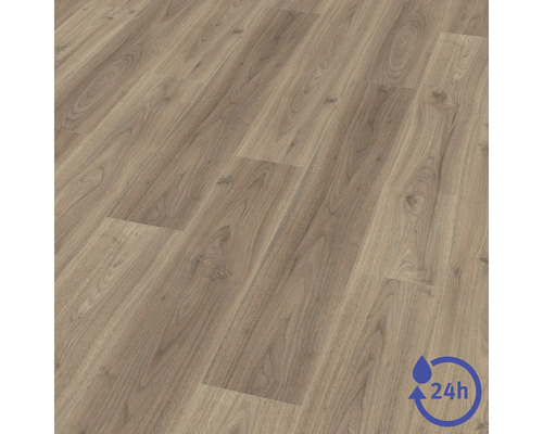 Laminátová podlaha se vzhledem dřeva s přirozenou strukturou a suky včetně symbolu pro ochranu proti vodě po dobu 24 hodin