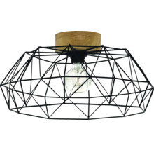 Stropní svítidlo s černou geometrickou drátěnou klecí a dřevěnou základnou včetně viditelného světelného zdroje.