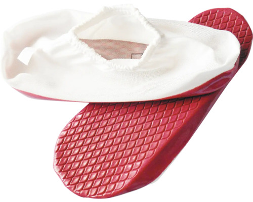 Návlek na obuv 2 ks, velikost 46-48 Návleky na obuv z bílého textilu s gumičkou a červenou strukturovanou protiskluzovou podrážkou.