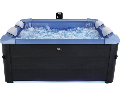 Obdélníková vířivka MSpa s bublající vodou, čtyřmi opěrkami hlavy a digitálním displejem zobrazujícím 38 stupňů.