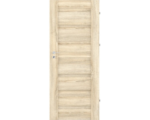 Interiérové dveře ve světlém dekoru dřeva s horizontálními panely a stříbrnou klikou.
