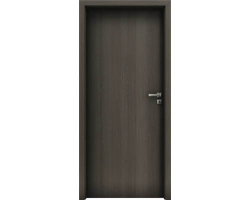 Moderní interiérové dveře v tmavém dekoru dřeva se stříbrnou klikou a zárubní.