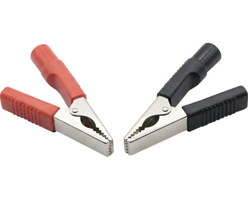 Krokosvorky v červené a černé barvě z kovu s izolovanými rukojeťmi pro elektrické spoje.