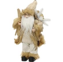 Vánoční dekorativní figurka Santa Clause s bílým plnovousem, kožichem, lyžemi a pytlem s jedlovými větvičkami.