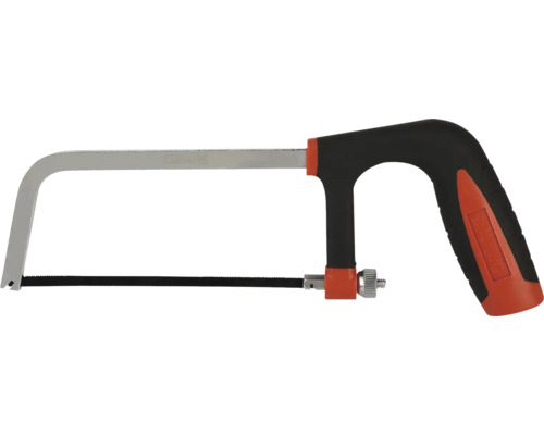 Pila na kov PATTFIELD Junior 150 mm Pilka na kov s ergonomickou rukojetí a upnutým pilovým listem pro přesné řezy.