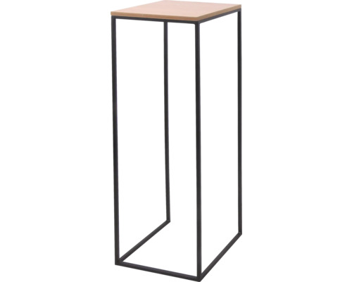 Moderní stojan na květiny s černou kovovou konstrukcí a čtvercovou deskou v dekoru dřeva.