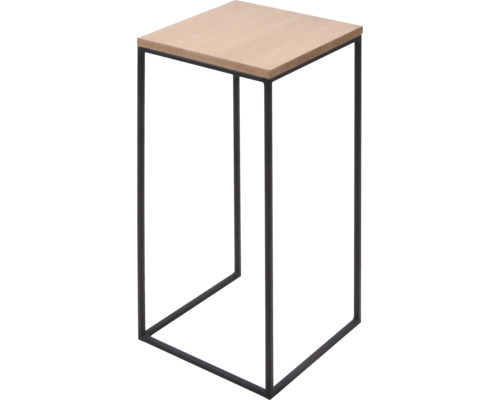 Vysoký odkládací stolek se čtvercovou deskou ze světlého dřeva a černou kovovou konstrukcí.