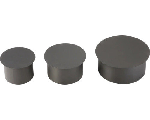 Tři šedé plastové koncové krytky v různých velikostech.