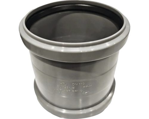 Plastová přesuvka pro odpadní potrubí se jmenovitým průměrem 110 a gumovým těsněním.
