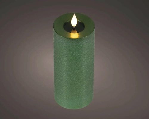 Zelená LED válcová svíčka se strukturovaným povrchem a teple bílým LED plamenem.