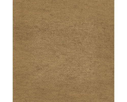 Detailní záběr hnědé dřevovláknité desky s jemnou, lisovanou strukturou vláken.