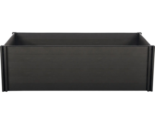Obdélníkový vyvýšený záhon v antracitové barvě z horizontálních panelů s rohovými sloupky.