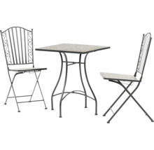 Zahradní bistro set skládající se ze čtvercového stolu a dvou skládacích židlí z kovu se vzhledem kamenné mozaiky.