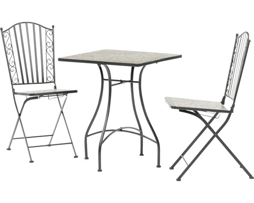 Zahradní bistro set skládající se ze čtvercového stolu a dvou skládacích židlí z kovu se vzhledem kamenné mozaiky.