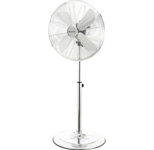 Výškově nastavitelný stojanový ventilátor z kovu s kulatou základnou a ochrannou mřížkou.