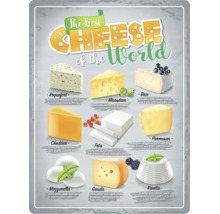 Dekorativní plechová cedule s vyobrazením a popisem sýrů, jako jsou Roquefort, Maasdam, Brie, Cheddar, Feta, Parmazán, Gouda a Ricotta.