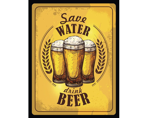 Plechová cedule s nápisem Save water drink beer a ilustrací tří sklenic piva ve vintage stylu.