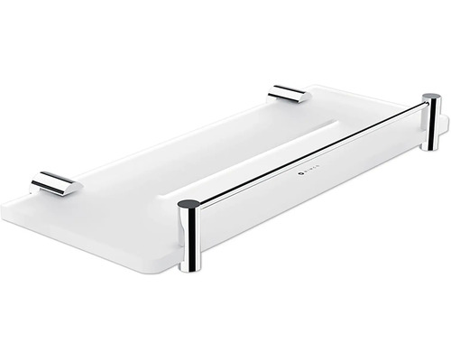 Koupelnová polička v bílé barvě s chromovaným zábradlím a nástěnnými držáky.