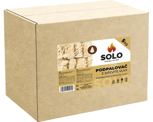 SOLO podpalovač z dřevité vlny v balení o hmotnosti 5 kilogramů.