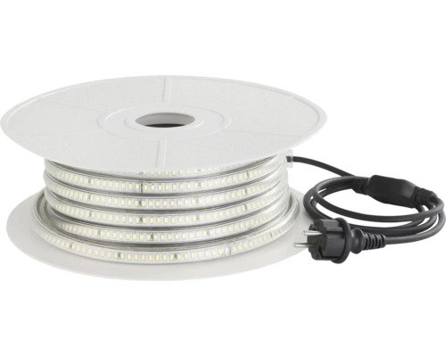 LED pásek na cívce s napájecím kabelem a zástrčkou.