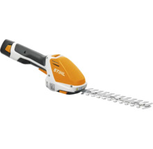 Oranžovo-bílé akumulátorové nůžky na keře Stihl s dlouhým kovovým zubatým nožem a černou ergonomickou rukojetí.