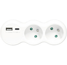 Zásuvkový adaptér se dvěma zásuvkami a dvěma USB porty, typ A a typ C.