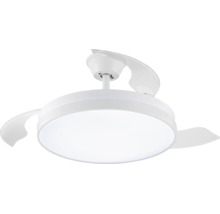 Moderní bílý stropní ventilátor s integrovaným osvětlením a výsuvnými lopatkami.