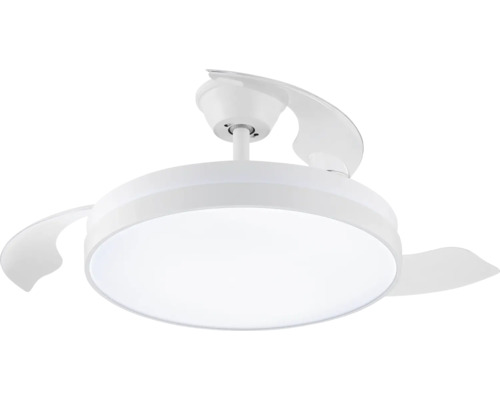 Moderní bílý stropní ventilátor s integrovaným osvětlením a výsuvnými lopatkami.