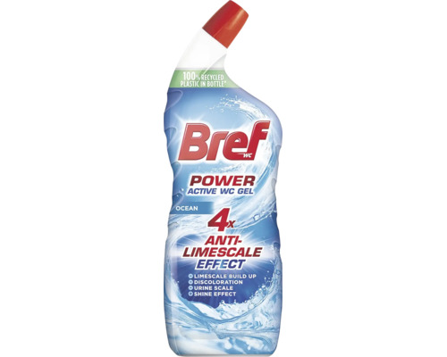 WC gel Bref Power Active Ocean se čtyřnásobným účinkem proti vodnímu kameni v lahvi z recyklovaného plastu.