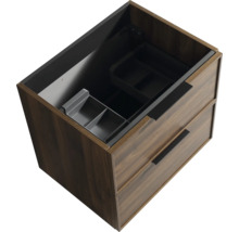 Dřevěná skříňka pod umyvadlo se dvěma zásuvkami a integrovanými úložnými boxy při pohledu shora.