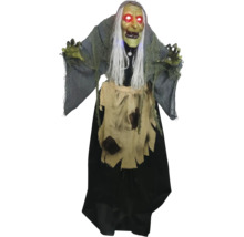 Animovaná figurína čarodějnice na Halloween se svítícíma očima a otrhaným oblečením