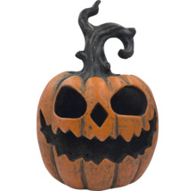 Dekorativni halloweenska dyne z umele pryskyrice s desivym oblicejem a zakroucenou stopkou jako stolni dekorace.